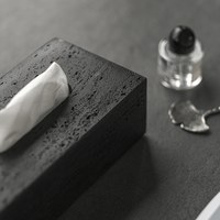 Tufa 洞岩砂石面紙盒｜墨黑洞石